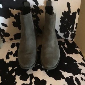 UGG Women’s Hillhurst ll Boots